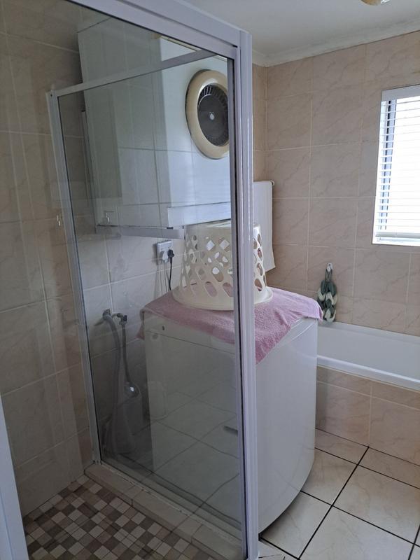 6 Bedroom Property for Sale in Kleinbaai Western Cape